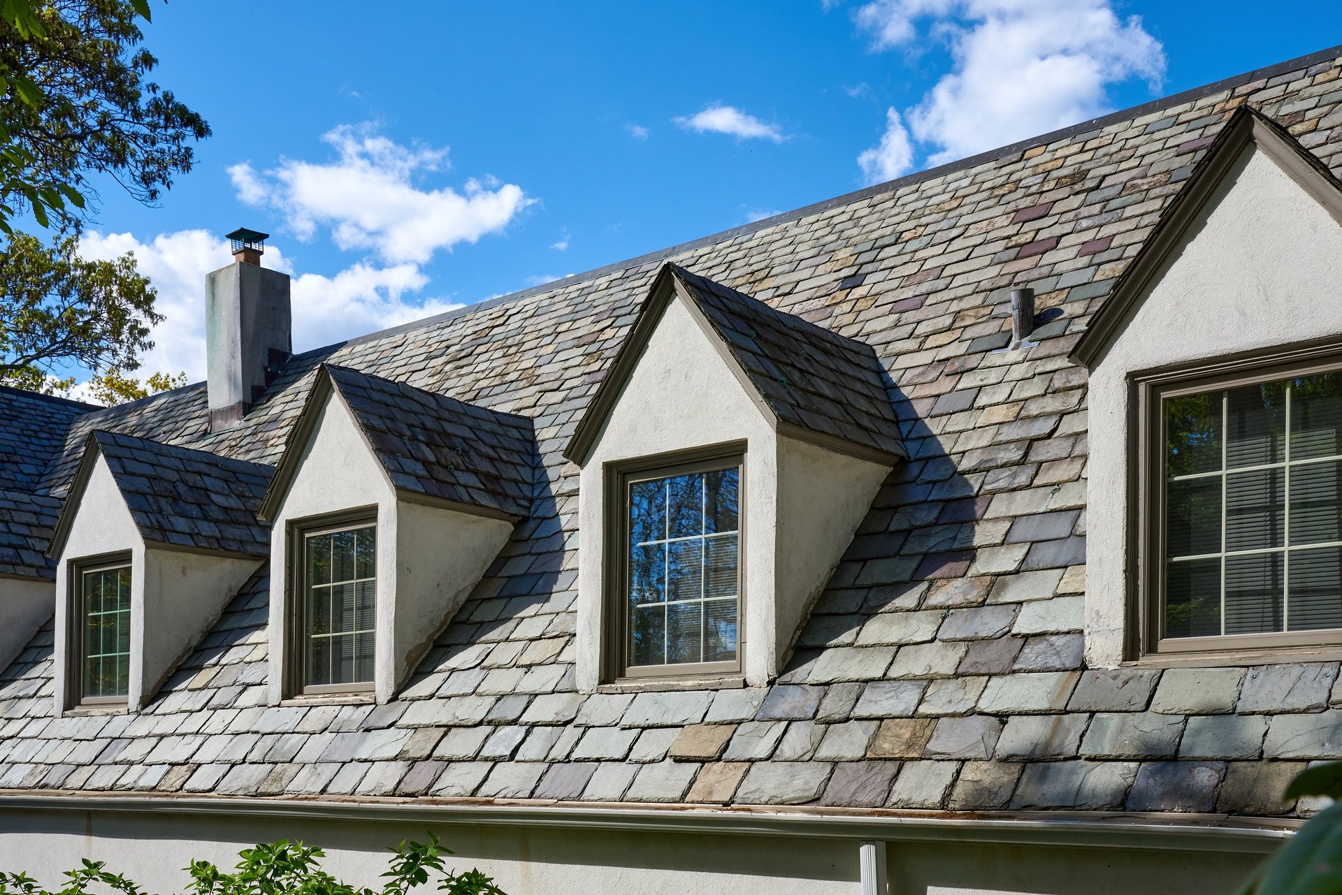 Happy homeowners with new roof